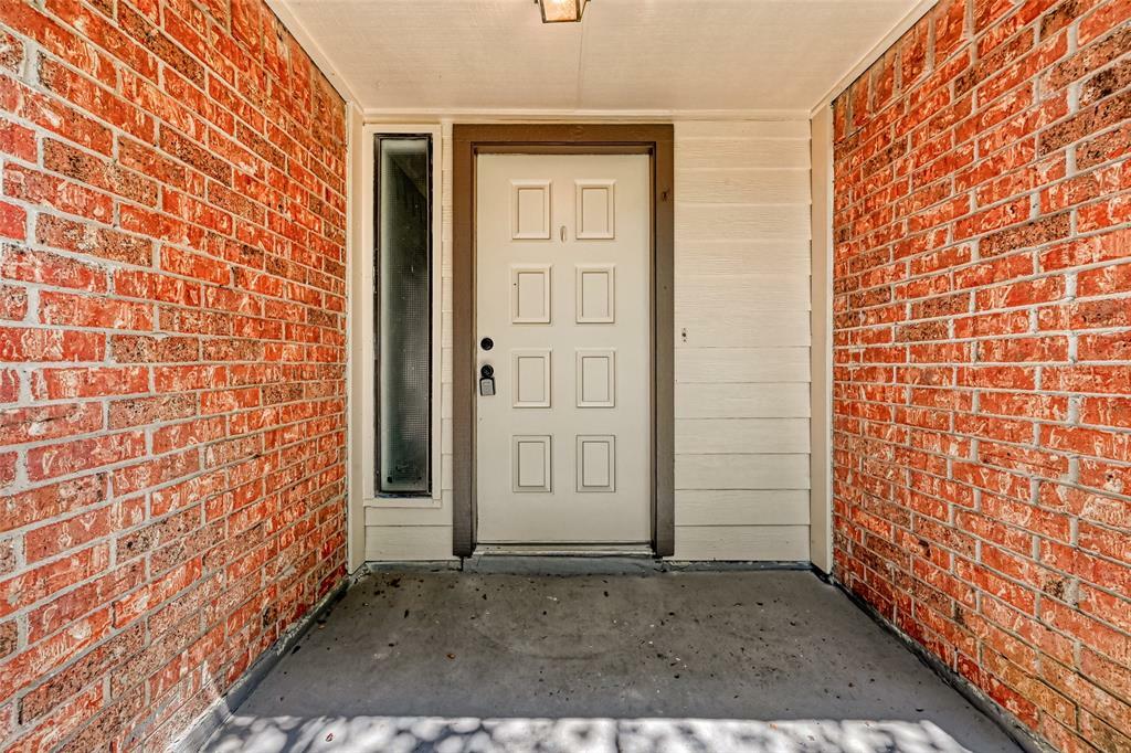 Property Photo: 9814 Paddock Park Drive TX 77065