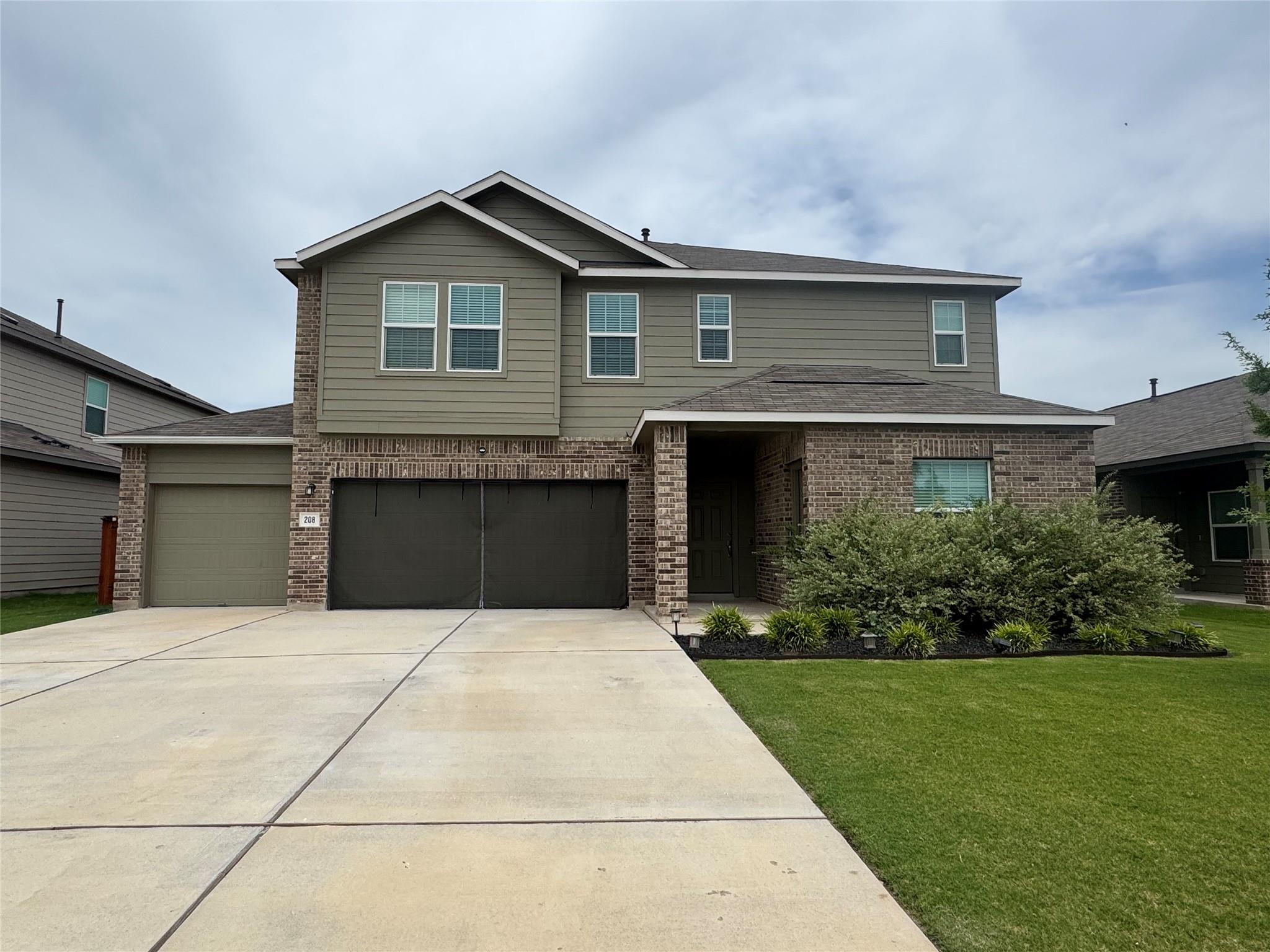 Property Photo: 208 Otter Road TX 78640
