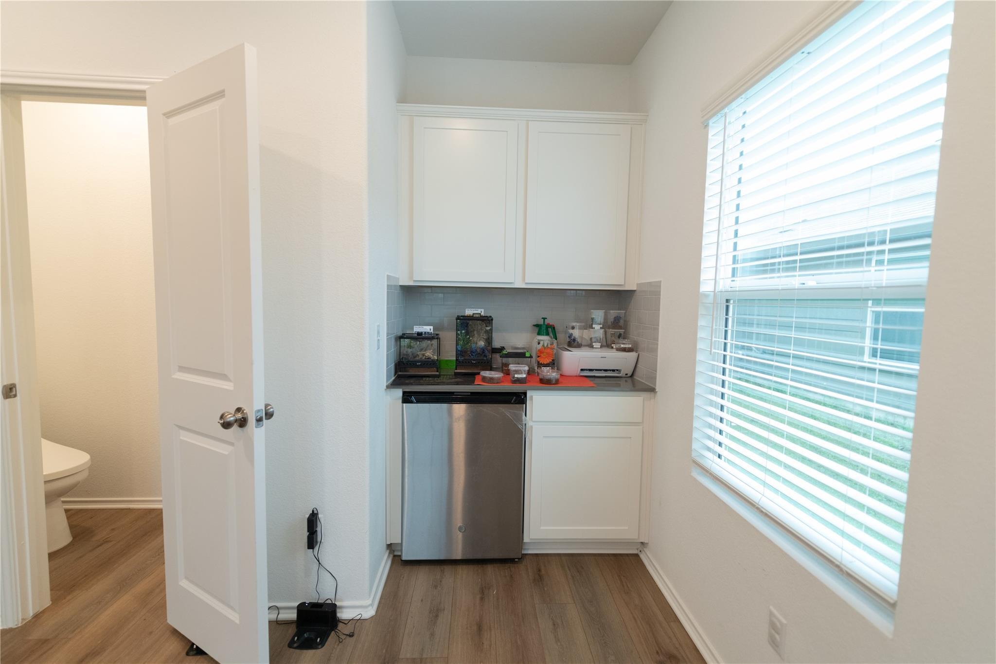 Property Photo: 208 Otter Road TX 78640