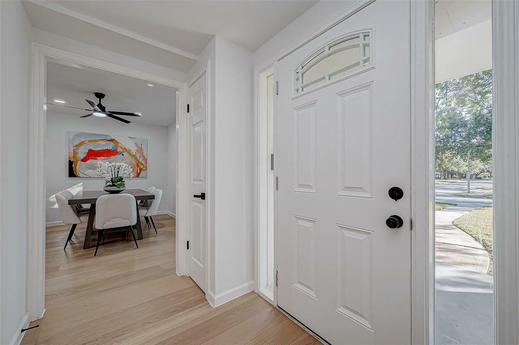 Property Photo: 2414 Walnut Bend Lane TX 77042