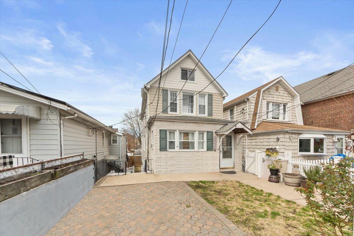 Property Photo: 3169 Fairmount Avenue NY 10465