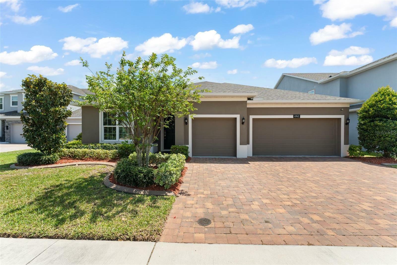 Property Photo: 4942 Chase Court FL 34772