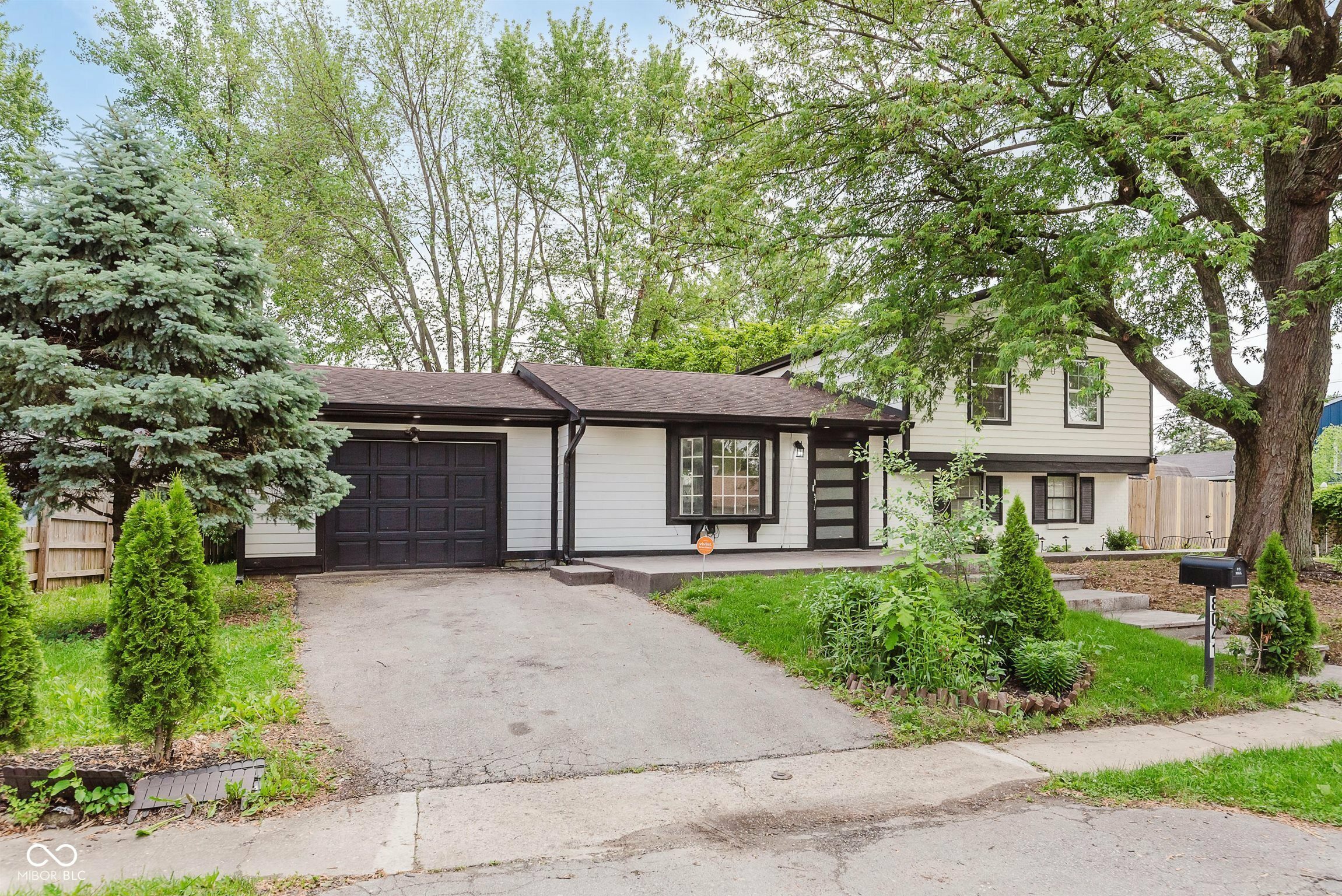 Property Photo: 8041 Barry Road IN 46219