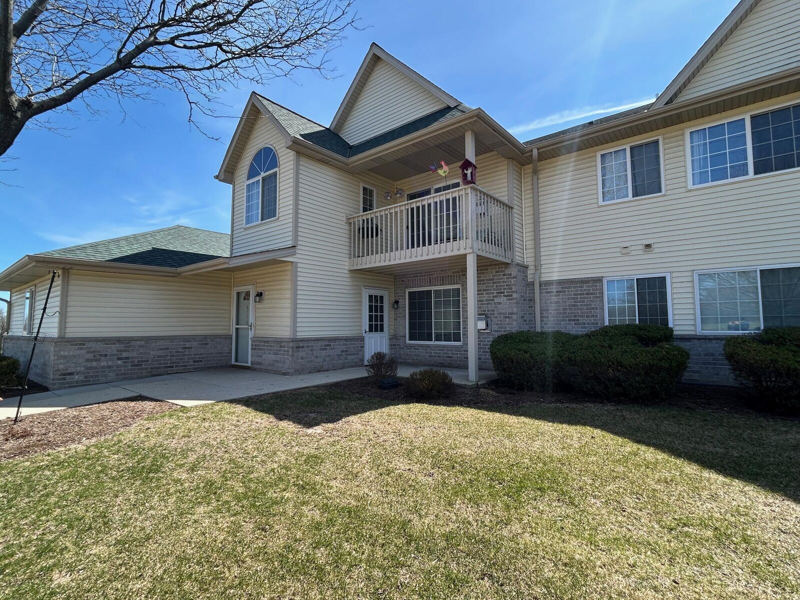 Property Photo:  4774 W Maple Leaf Cir  WI 53220 