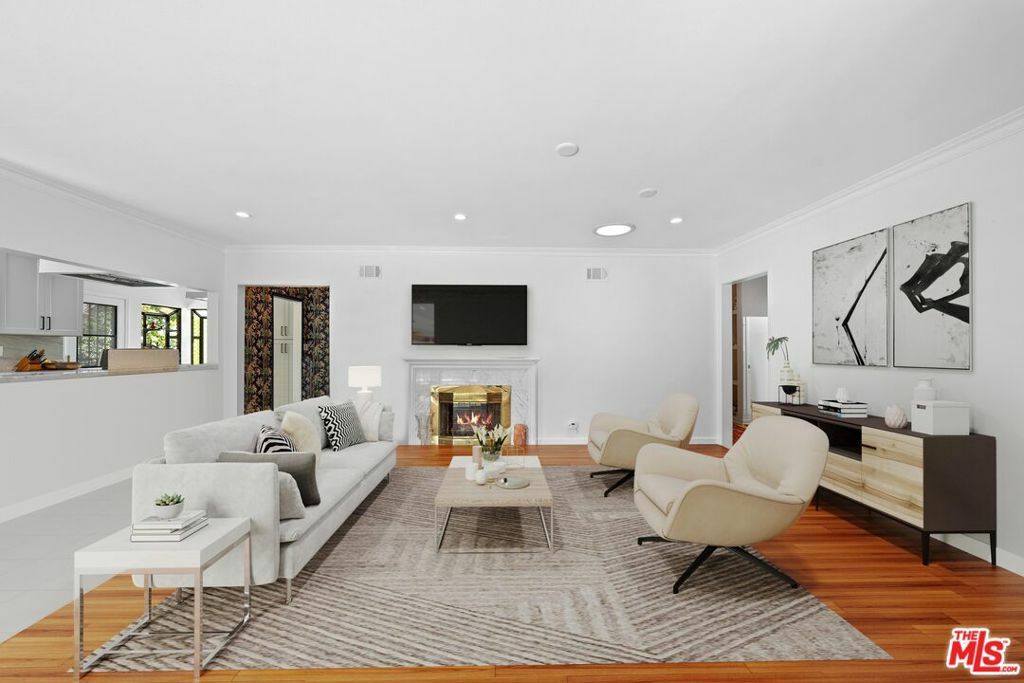 7449 Kentwood Avenue  Los Angeles CA 90045 photo
