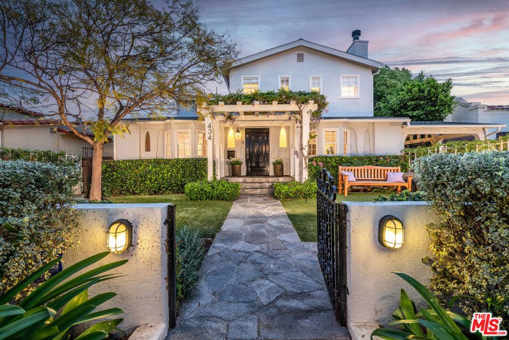 Property Photo: 434 N Beachwood Drive CA 90004