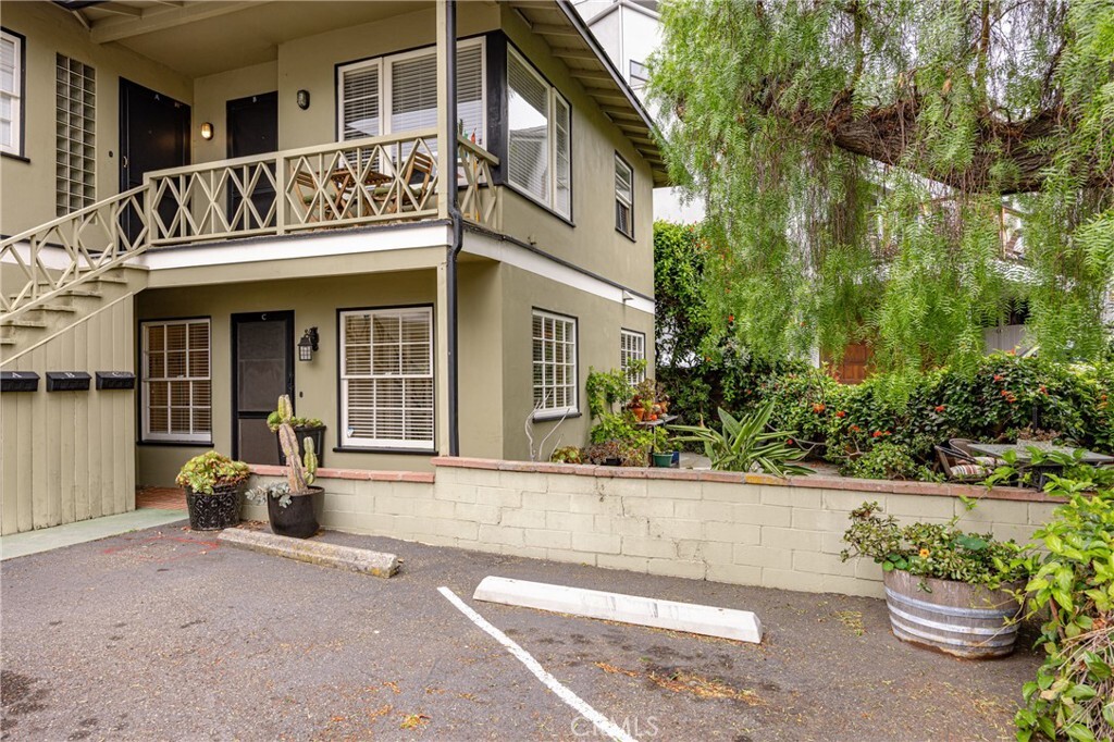Property Photo:  370 Loma Terrace C  CA 92651 
