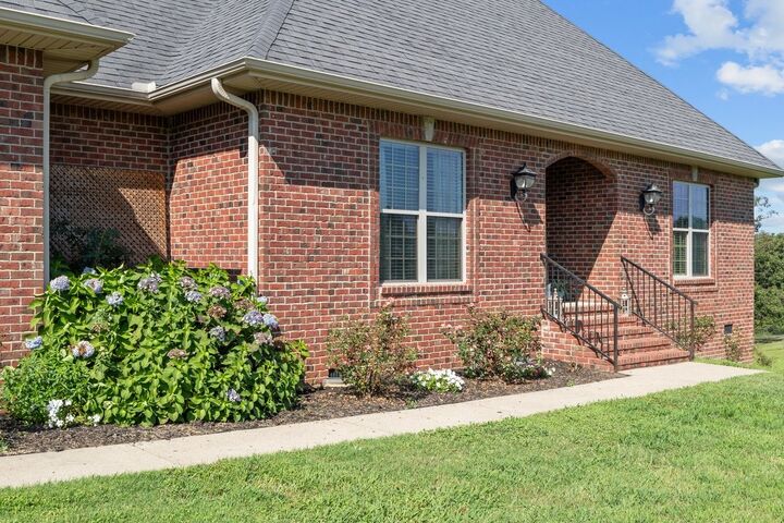 Property Photo:  1435 Petty Rd  TN 37187 