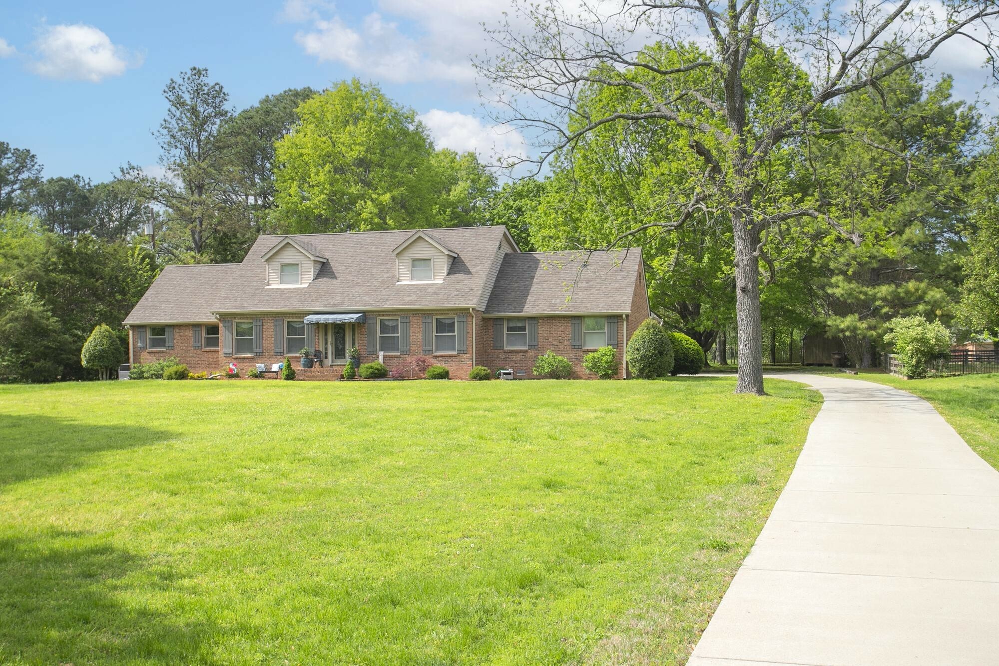 8344 Highway 100  Nashville TN 37221 photo