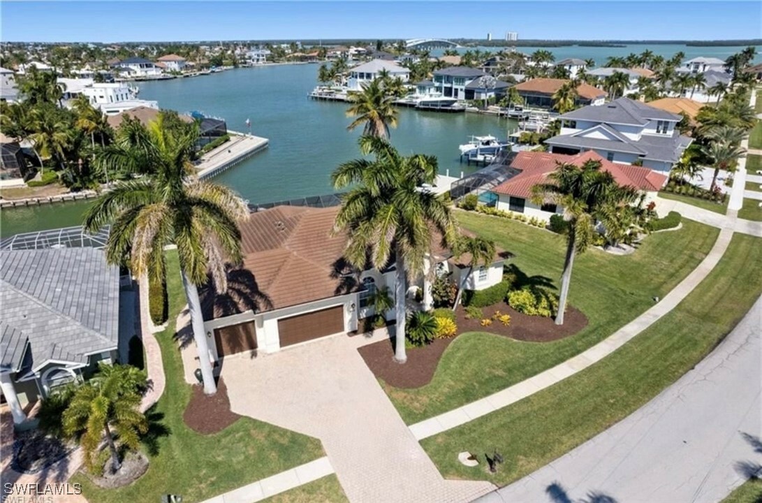 Property Photo: 648 Bimini Avenue FL 34145