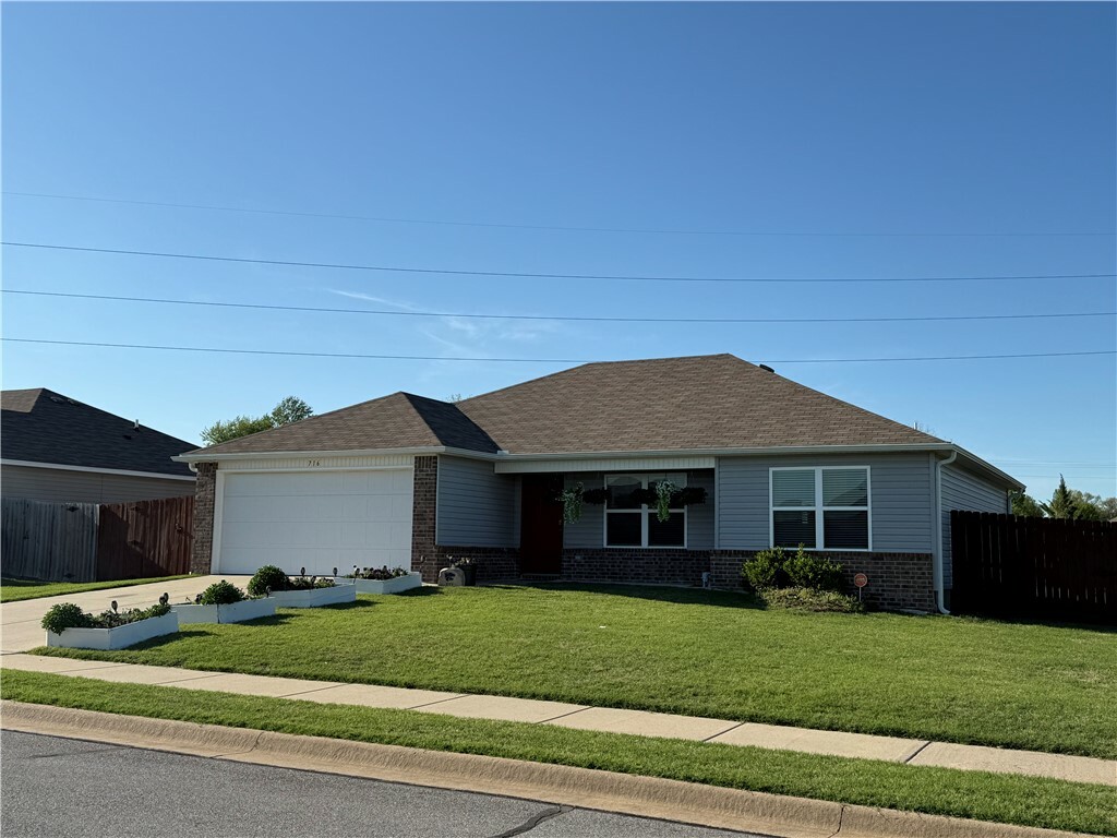 Property Photo:  716 NW 71st Avenue  AR 72713 