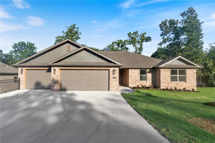 Property Photo:  34 Brierfield Lane  AR 72714 