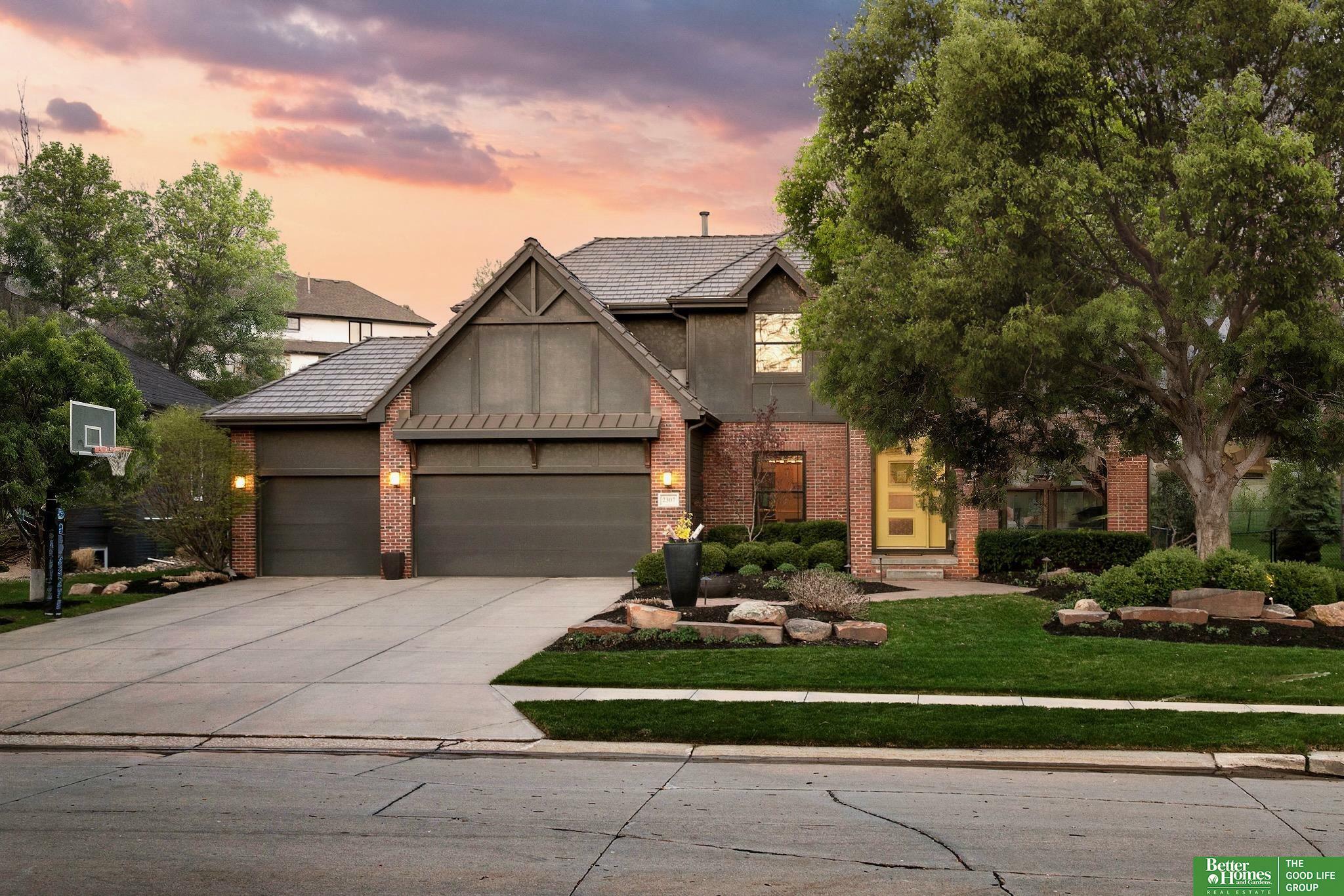 Property Photo: 2307 S 184th Circle NE 68130