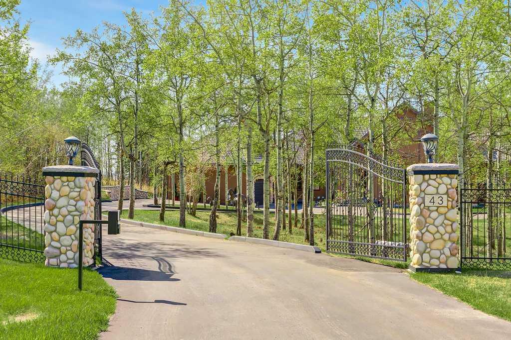 Property Photo: 43 Westbluff Ridge AB T3Z 3P2