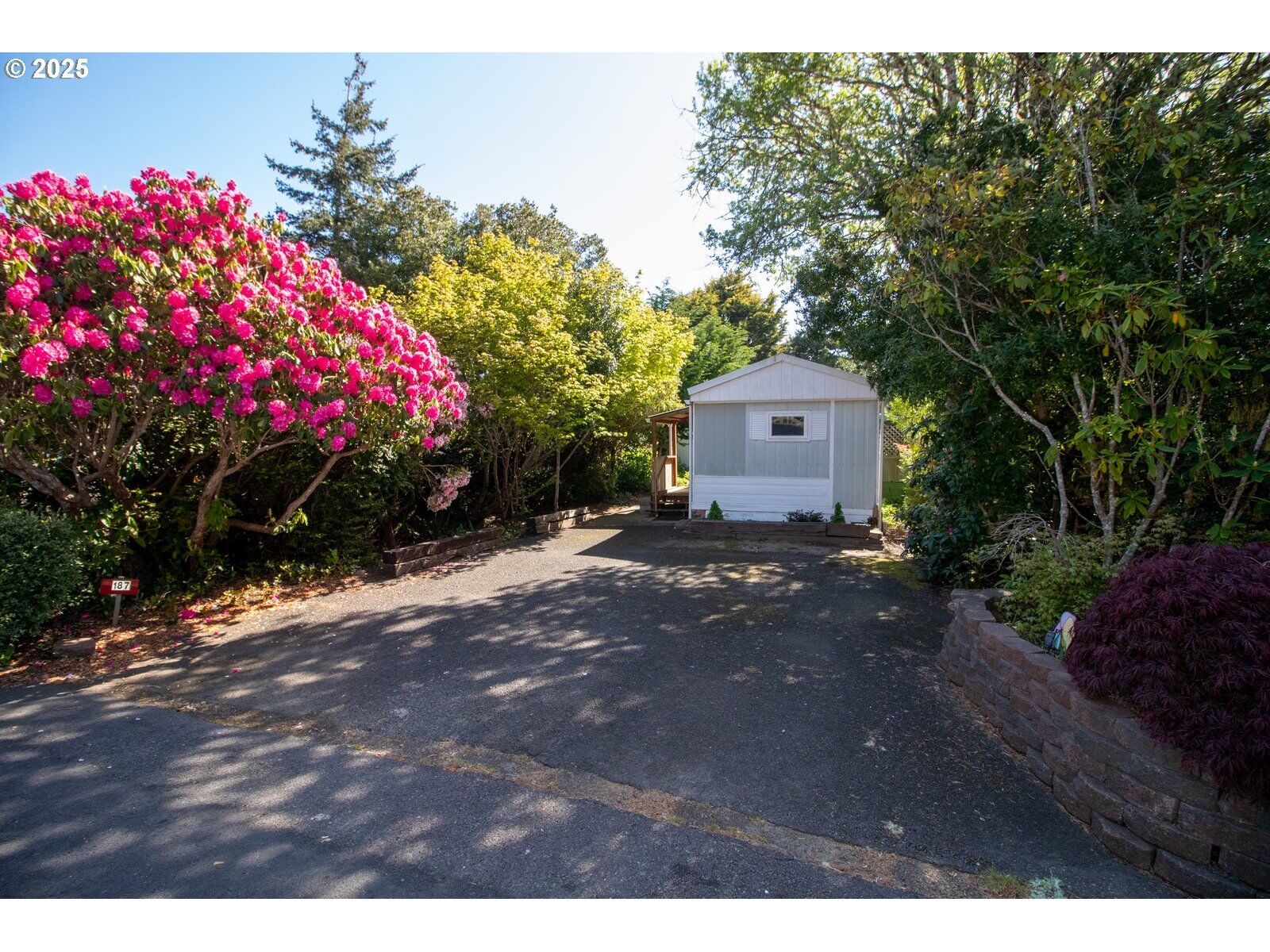 Property Photo:  1600 Rhododendron Dr 187  OR 97439 