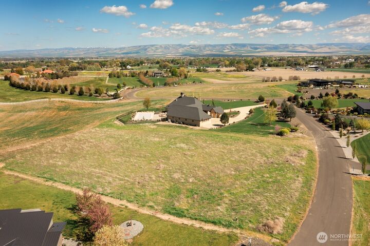 Property Photo:  88  Red Hawk Road  WA 99362 