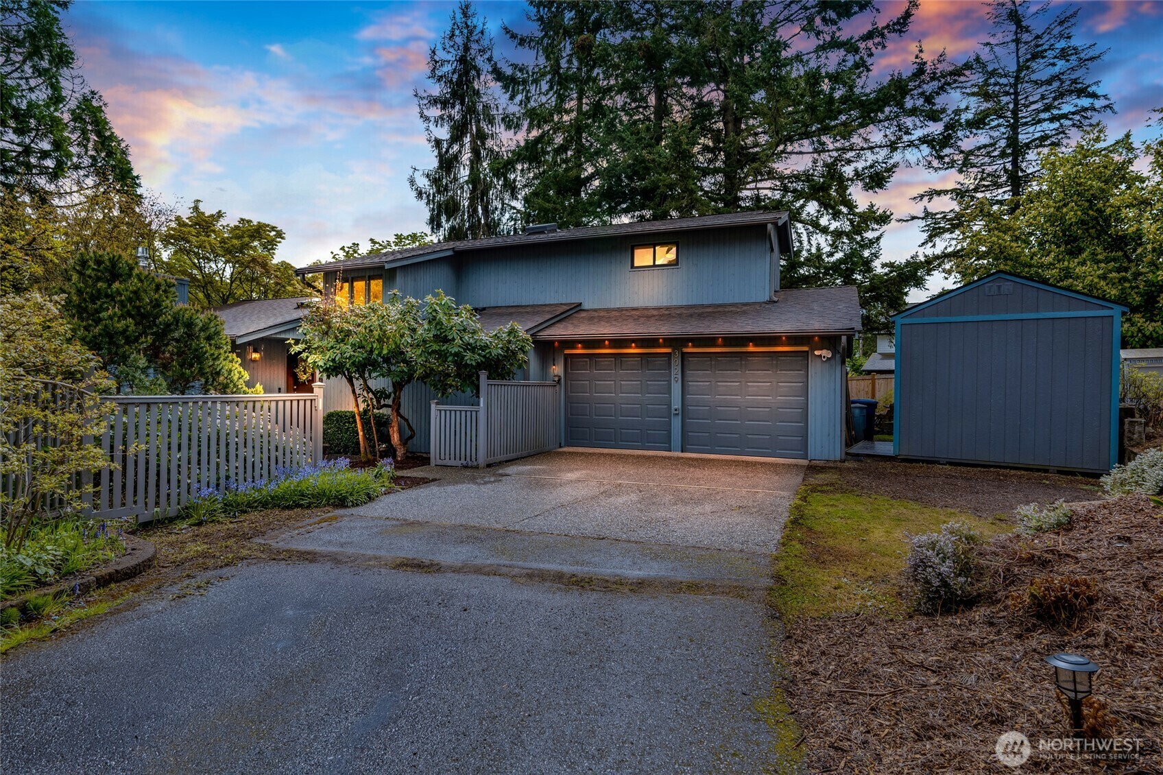 Property Photo:  3029 NE 201st Place  WA 98155 