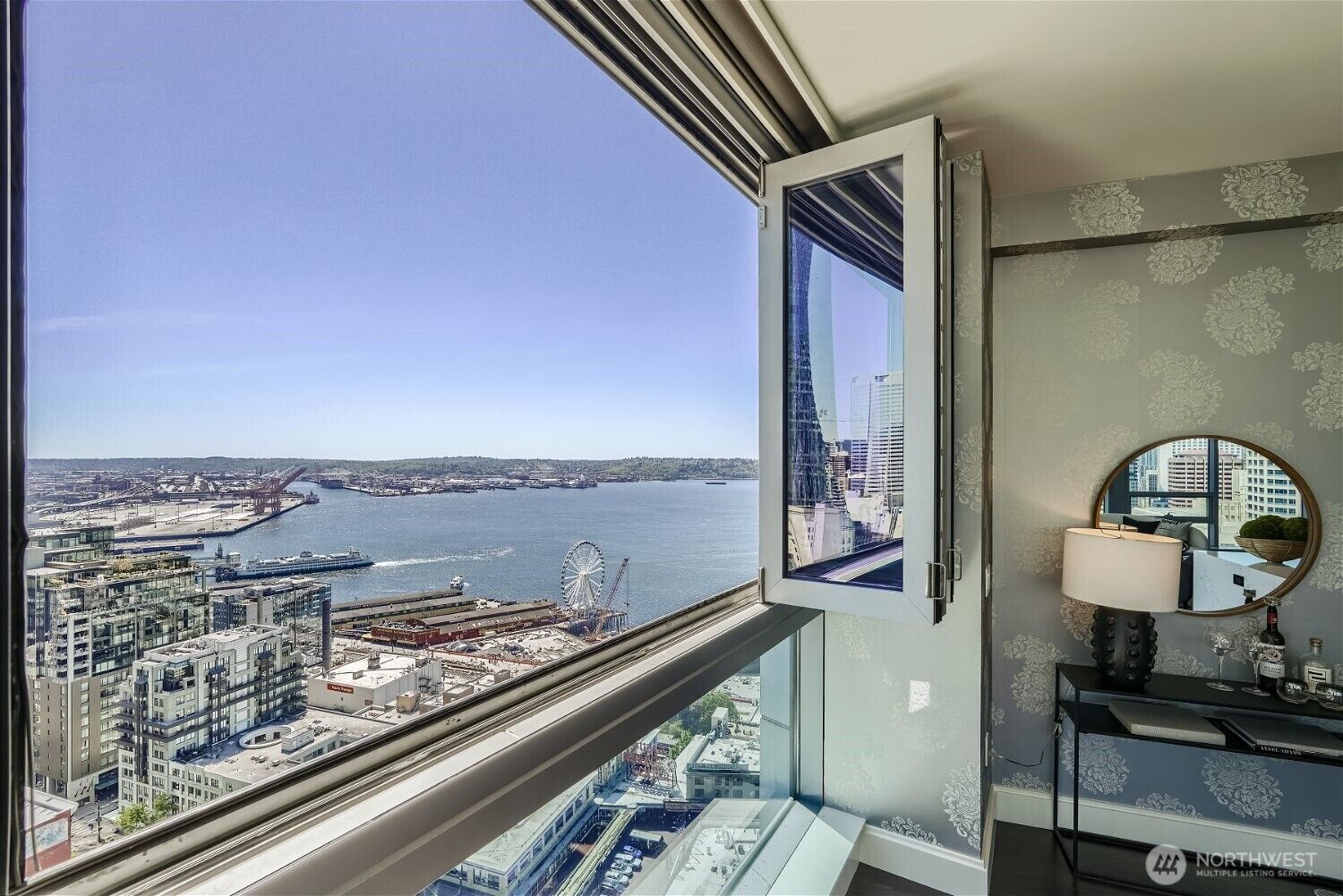 Property Photo: 1521 2nd Avenue 2502 WA 98101