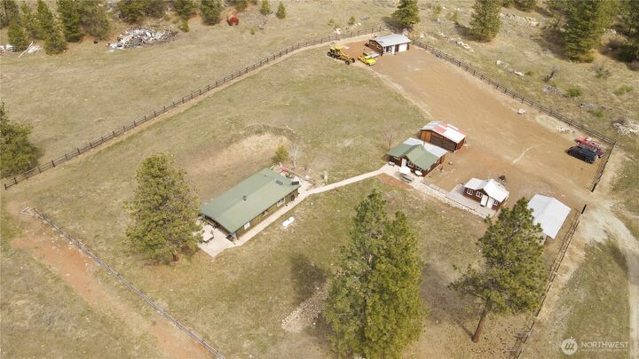 Property Photo:  174 B  Siwash Creek Road N  WA 98855 