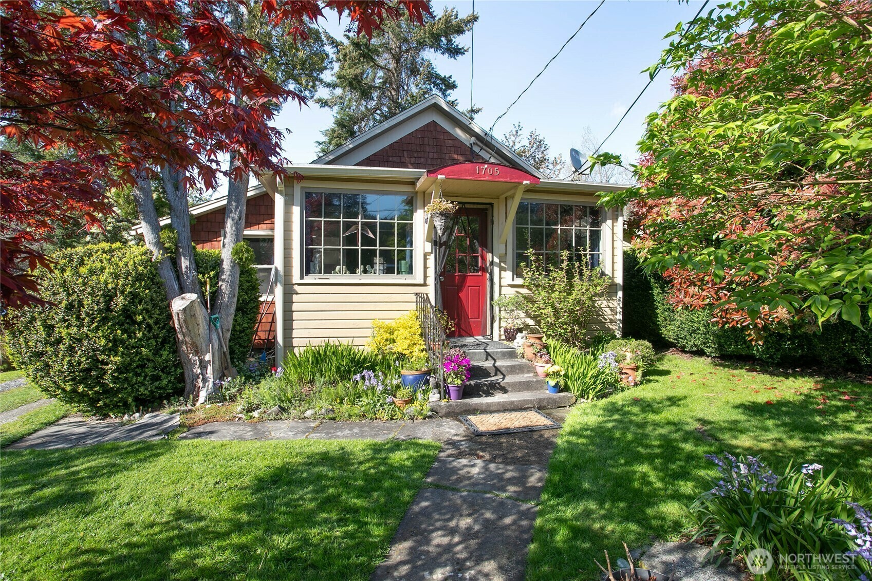 Property Photo: 1705 Fairhaven Avenue WA 98229
