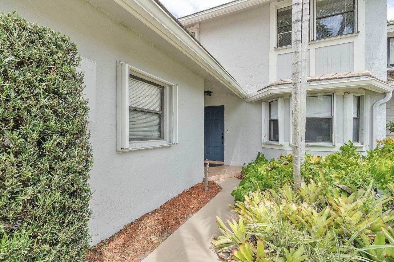 Property Photo: 624 N Deer Creek Shore Drive N FL 33442