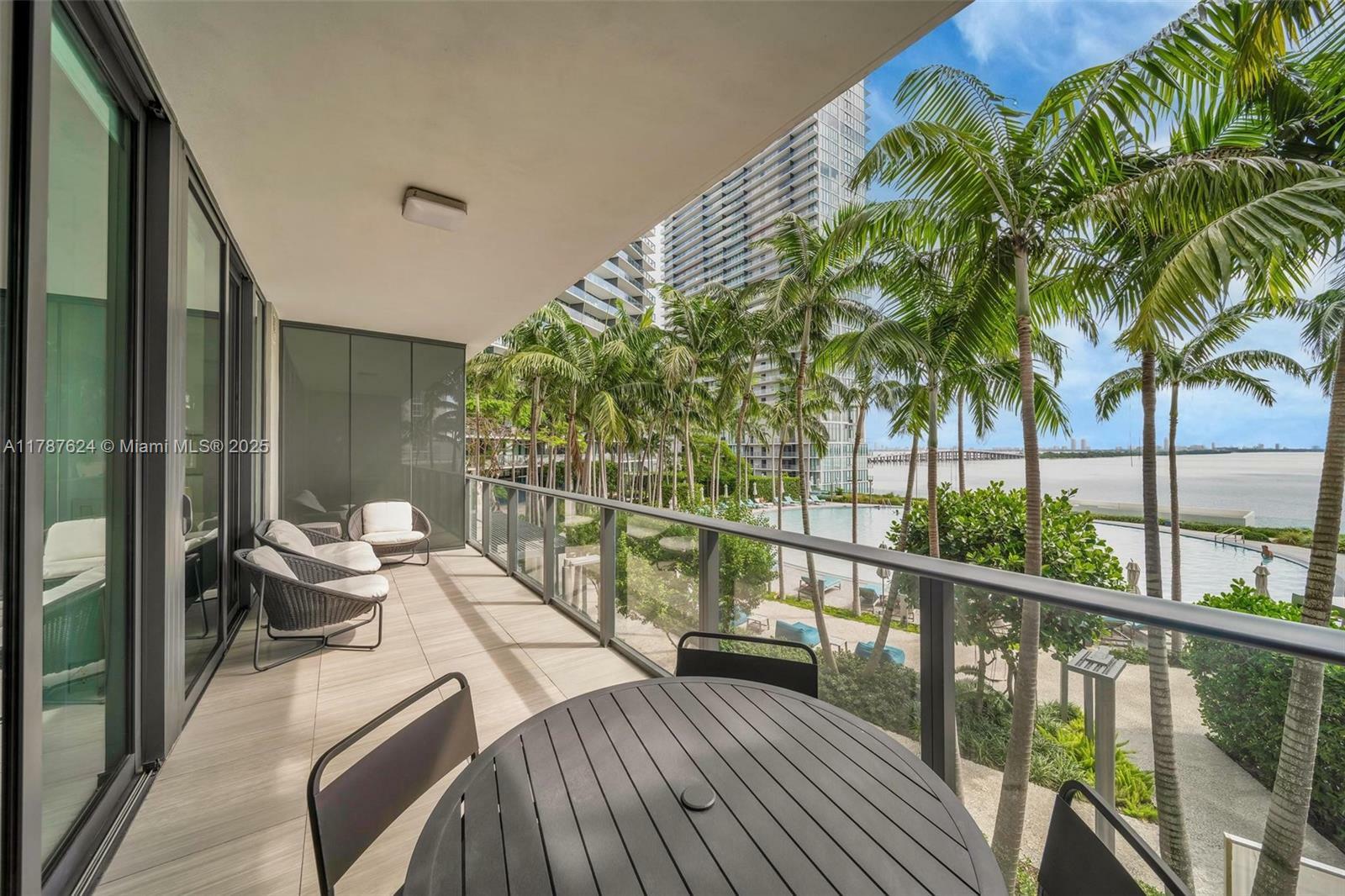Property Photo: 480 NE 31st St 605 FL 33137