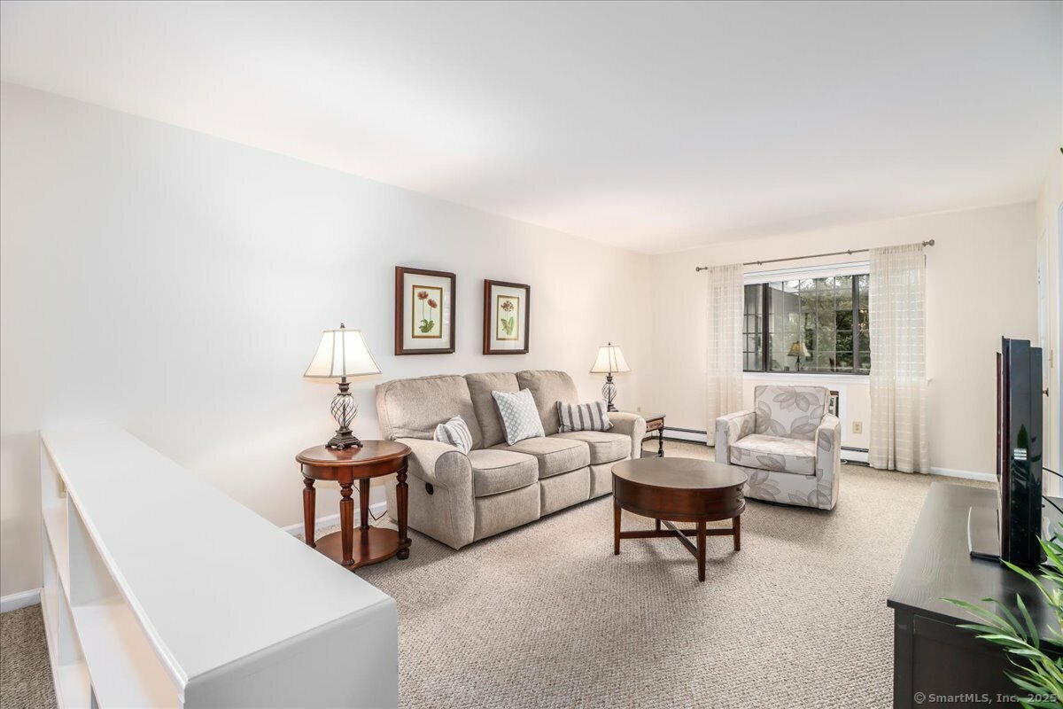 Property Photo: 18 Andover Court 18 CT 06804