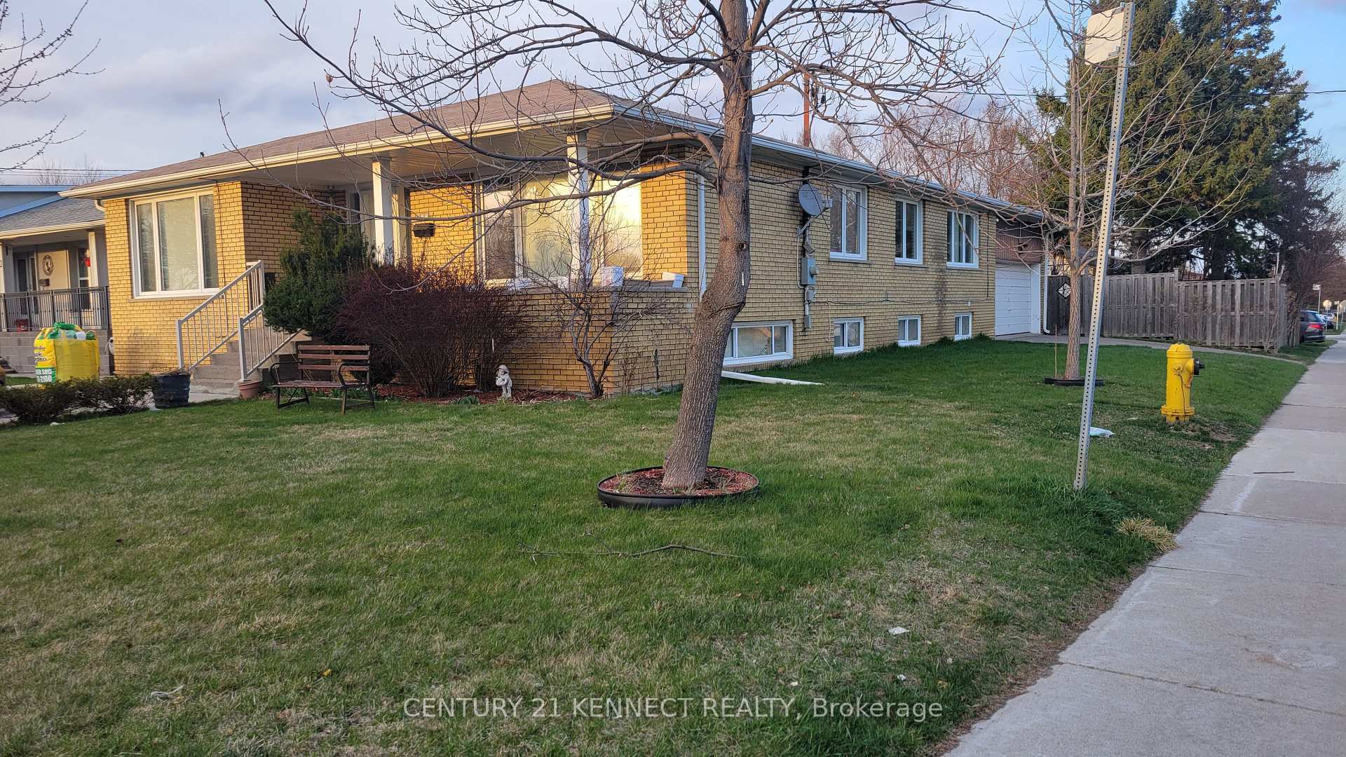 Photo de la propriété: 1 Evanston Drive Lower #1 ON M3H 5N9