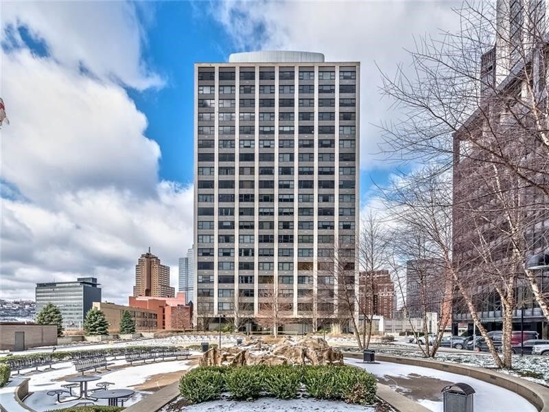 Property Photo:  112 Washington Place 11G  PA 15219 