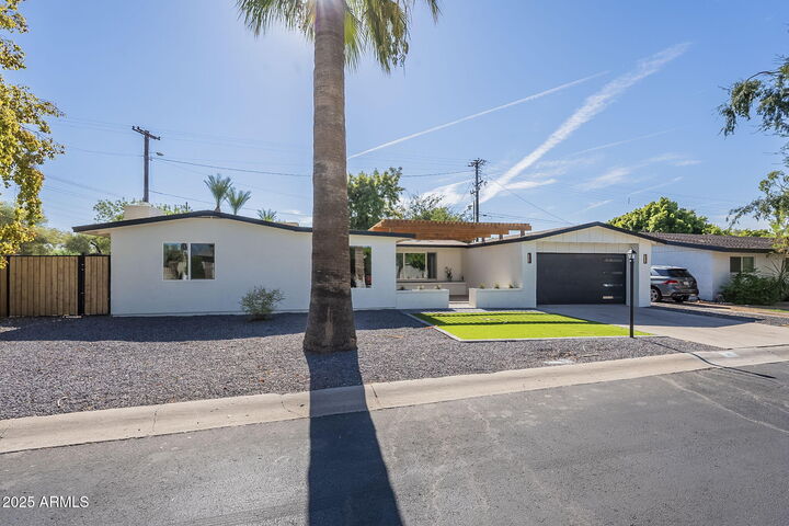 47 Spur Circle  Scottsdale AZ 85251 photo
