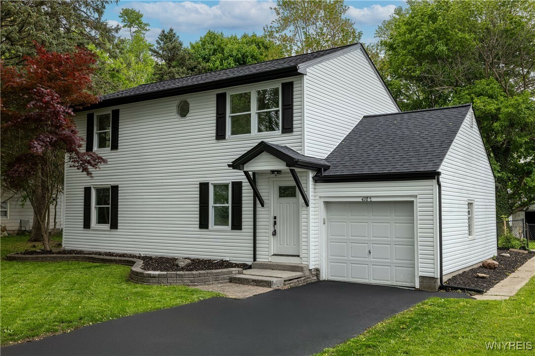 4387 Barton Road  Clarence NY 14031 photo