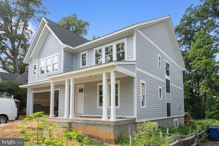 Property Photo:  5427 3rd Street S  VA 22204 