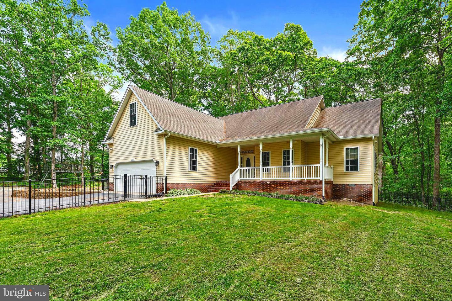 Property Photo: 10614 Rhoads Drive VA 22407