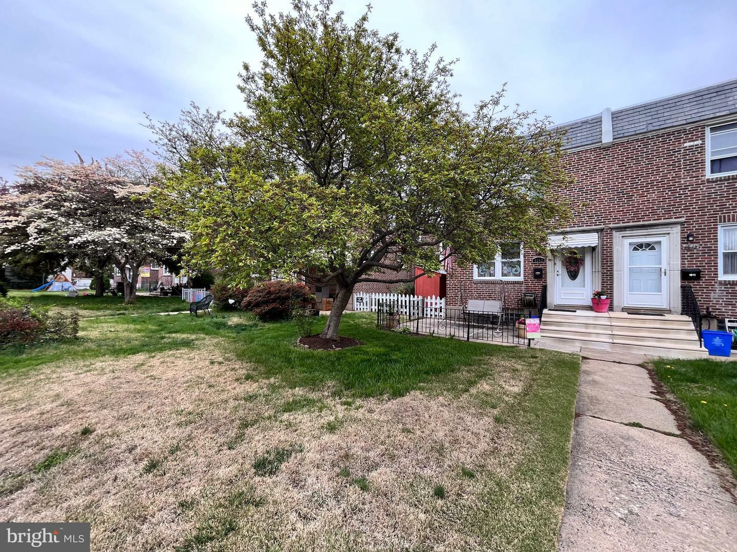 Property Photo: 1813 Stanwood Street PA 19152