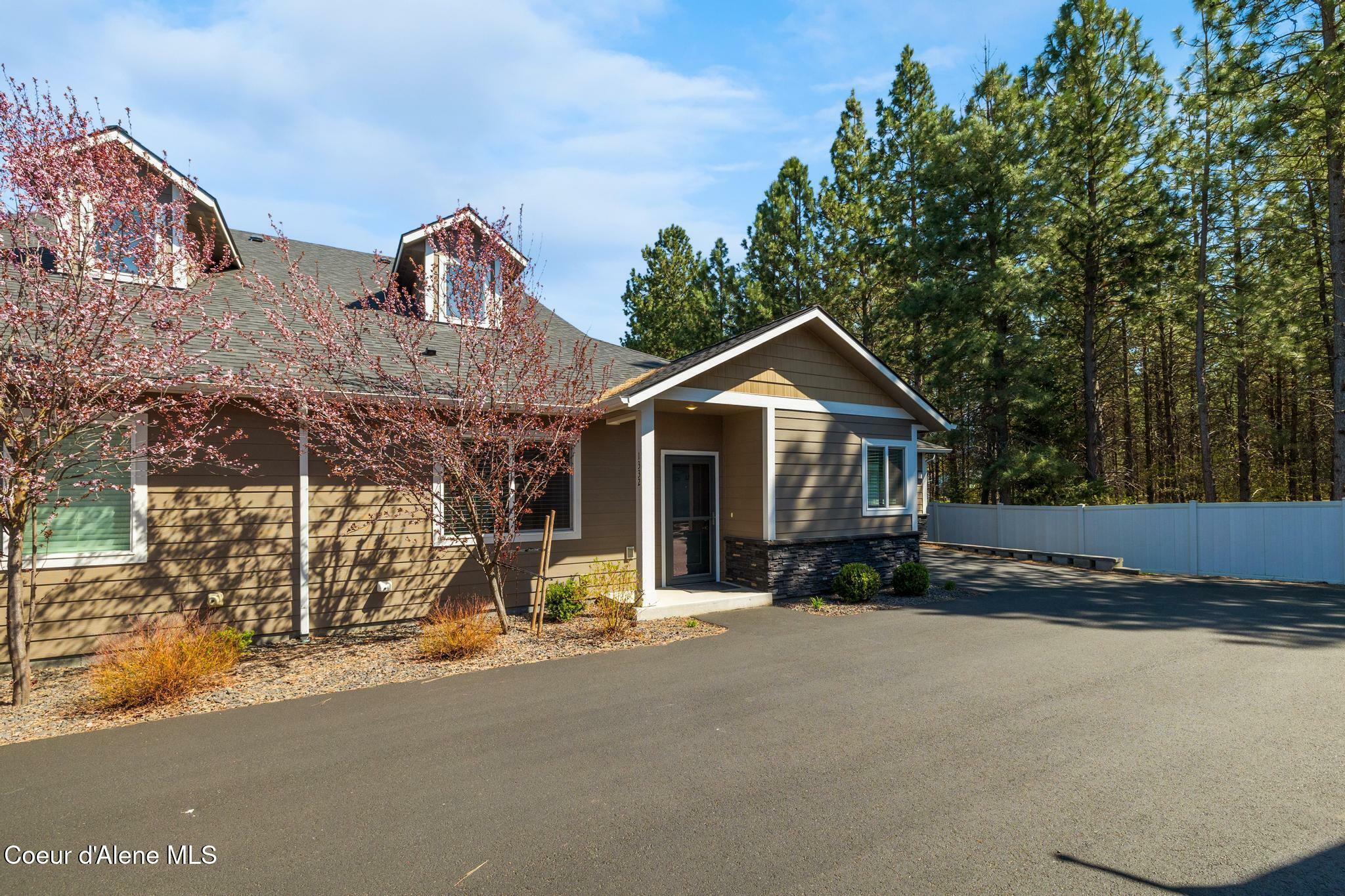 Property Photo: 1332 E Mordyl Loop ID 83854