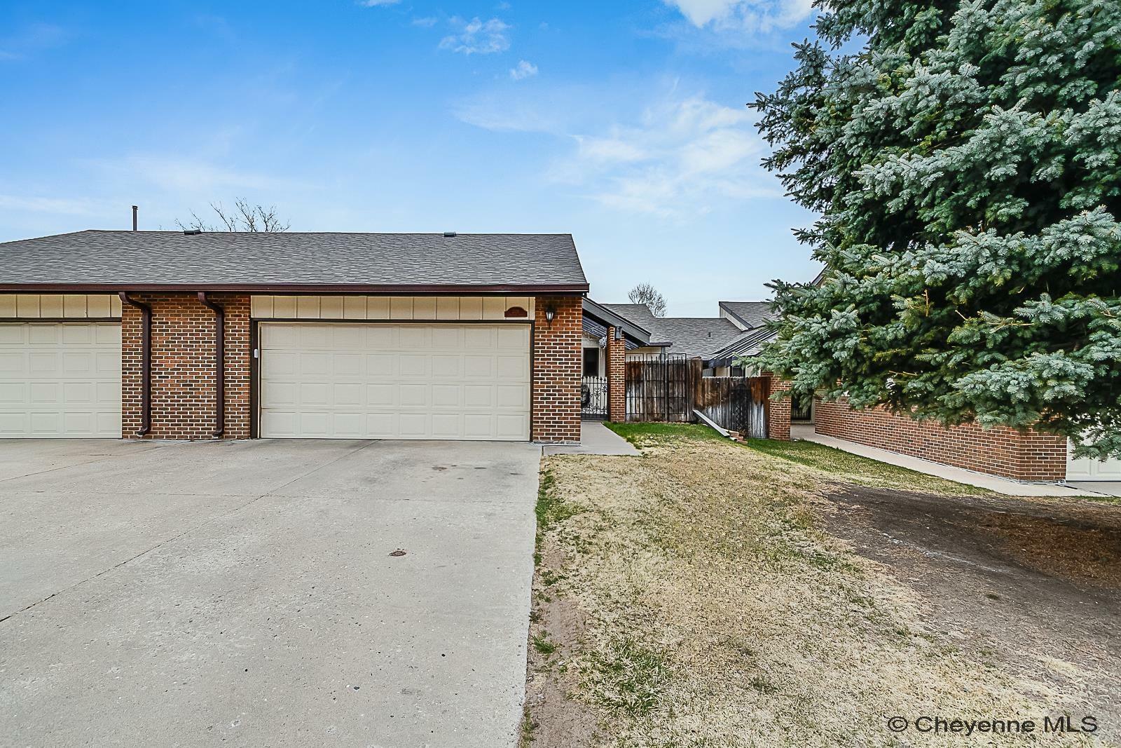 Property Photo: 208 Lake Shore Dr WY 82009