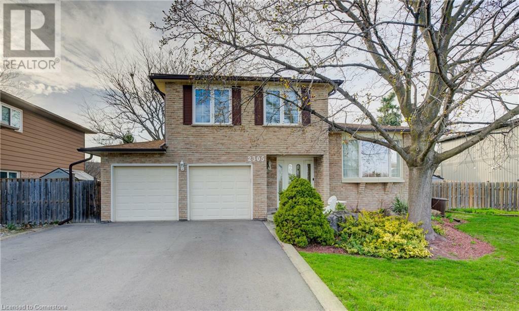 Property Photo: 2305 Kirkburn Drive ON L7P 4E9