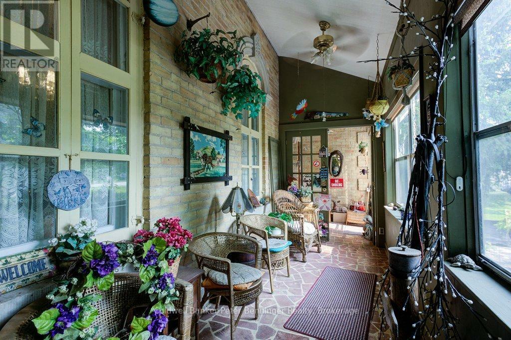 Property Photo: 538 Queen Street North ON N0G 2N0