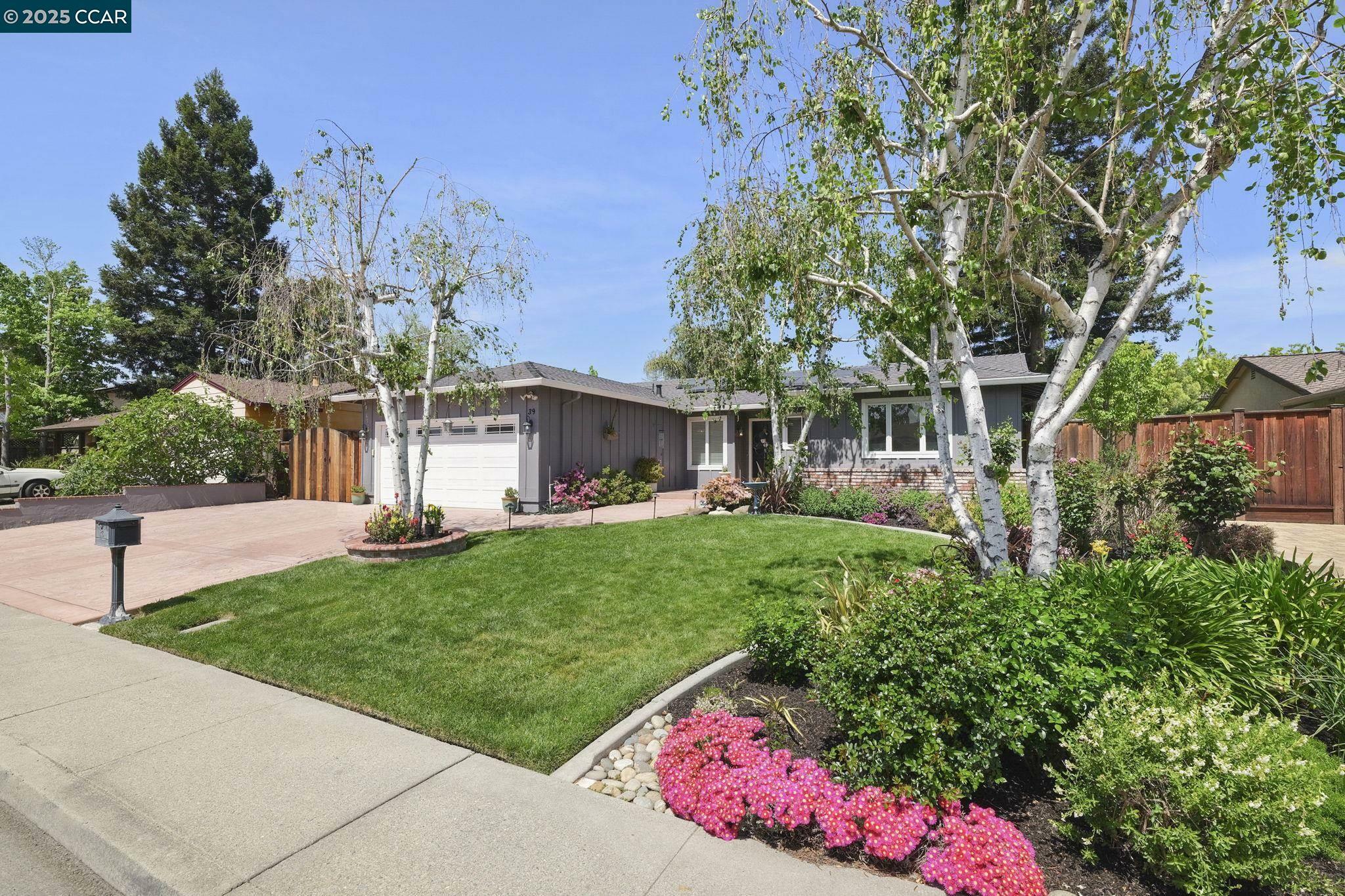 Property Photo: 39 Saint Pierre Ct CA 94583
