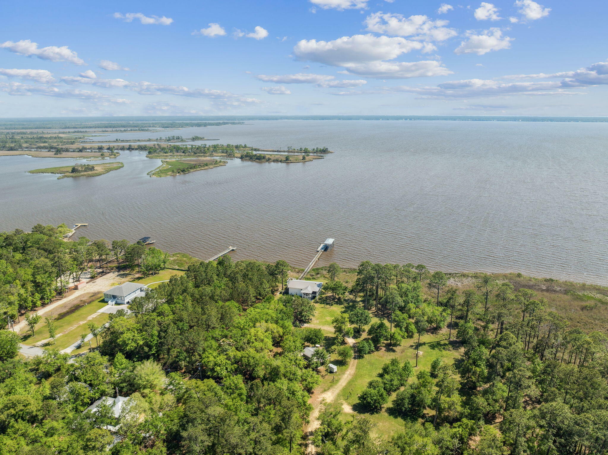 Property Photo: 233 Shady Lane FL 32439