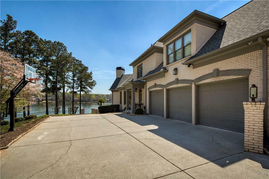 Property Photo: 1160 Lake Shore Overlook GA 30005