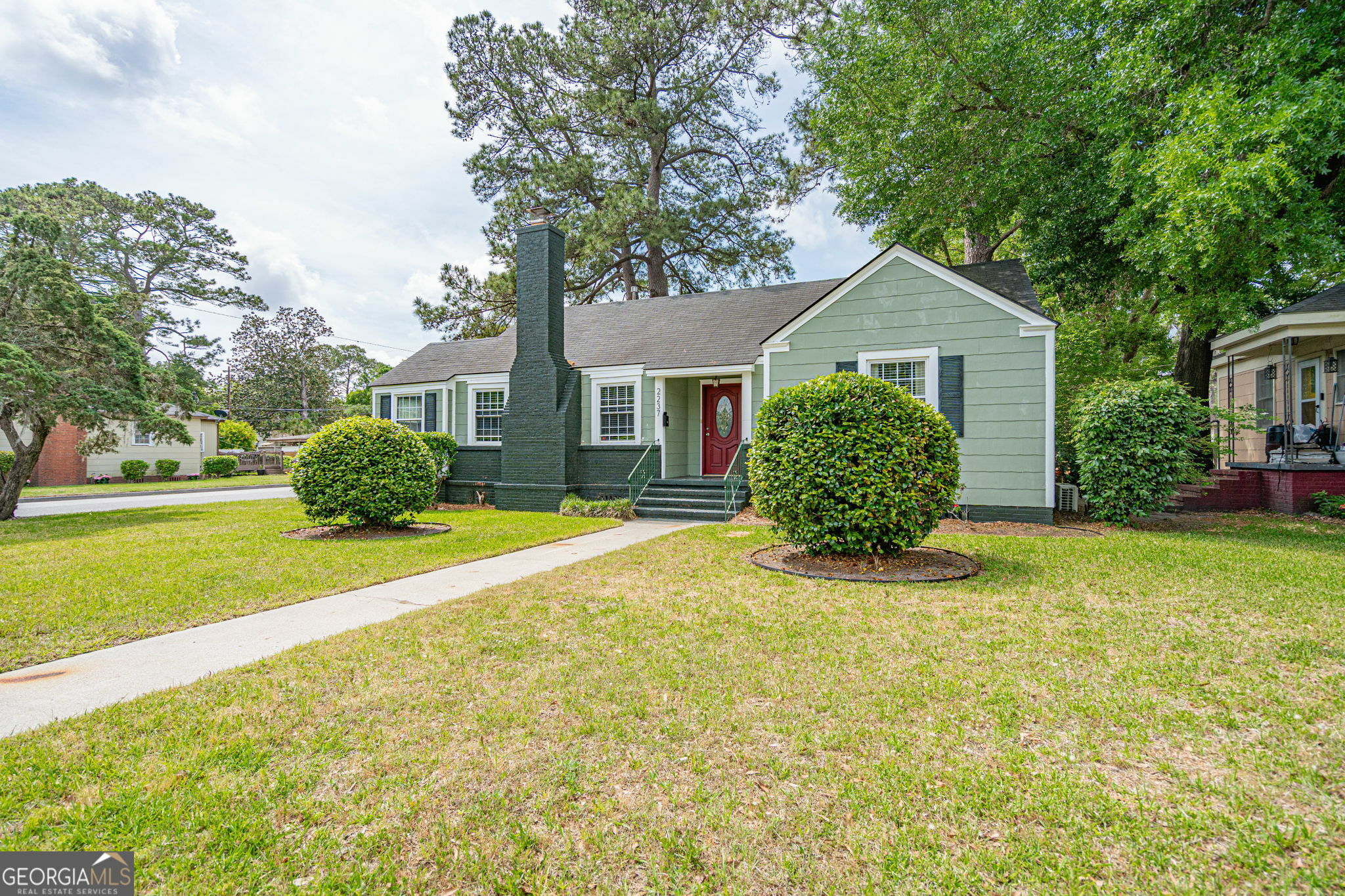 Property Photo: 2237 E 42nd Street GA 31404
