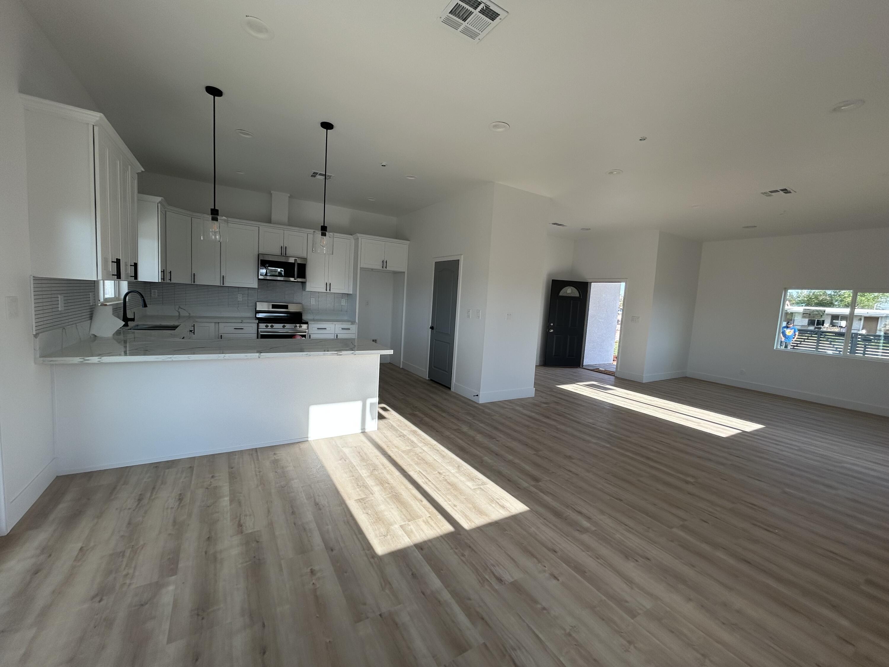 Property Photo: 8225 Dogwood Avenue CA 93505