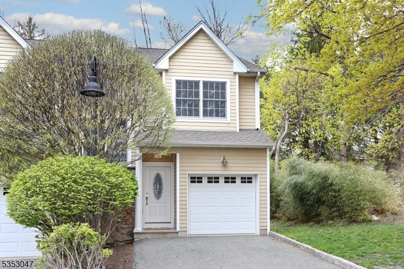 11 Franklin Avenue  Montvale Boro NJ 07645 photo