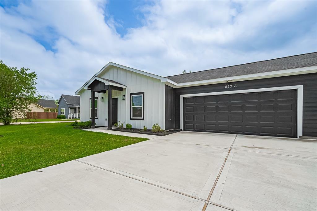 Property Photo: 630 Silliman TX 77474