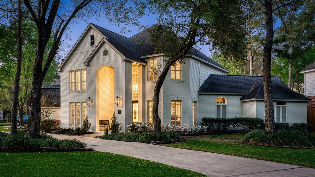 Property Photo: 101 W Wedgemere Circle TX 77381