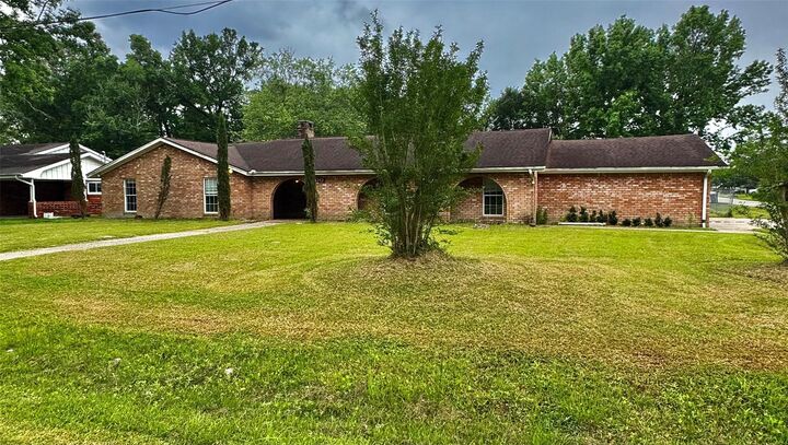 Property Photo: 200 Greenwood Drive TX 77705
