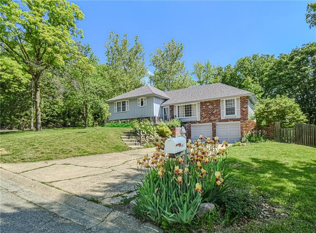 Property Photo:  1485 Hemlock Drive  MO 64068 
