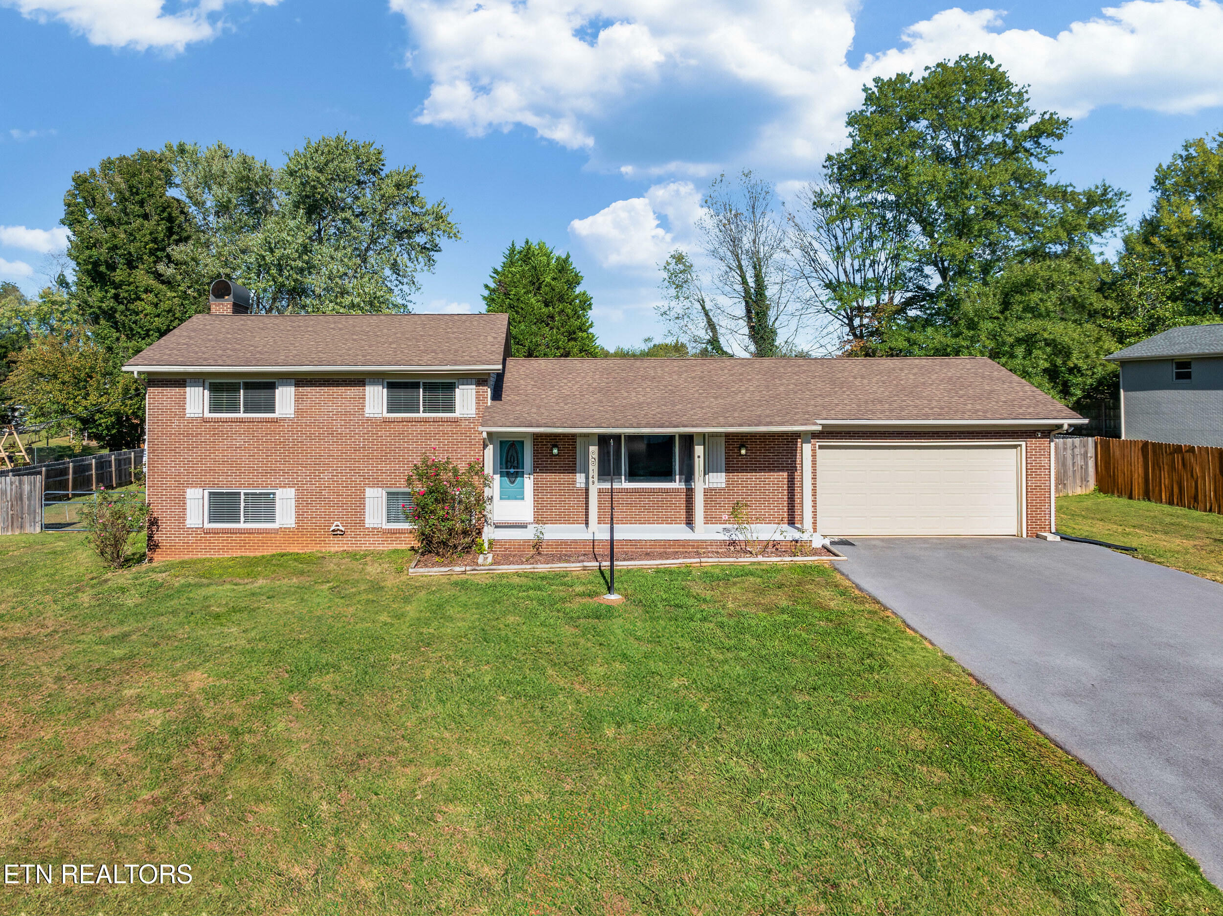Property Photo: 149 Colonial Circle TN 37865