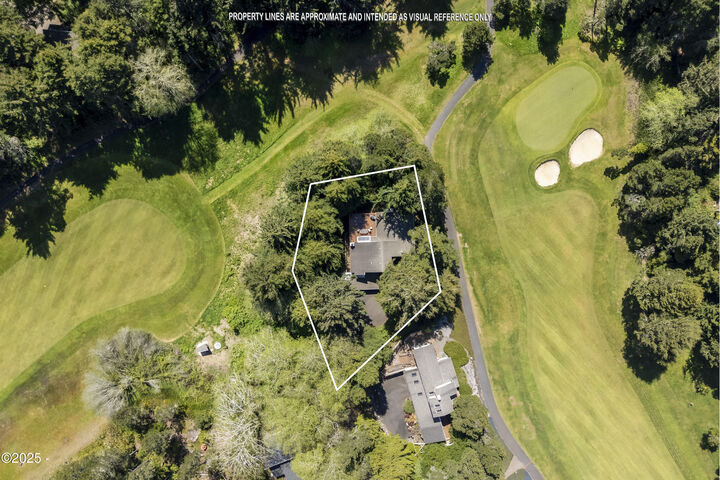 Property Photo: 10 Fairway Ln OR 97388